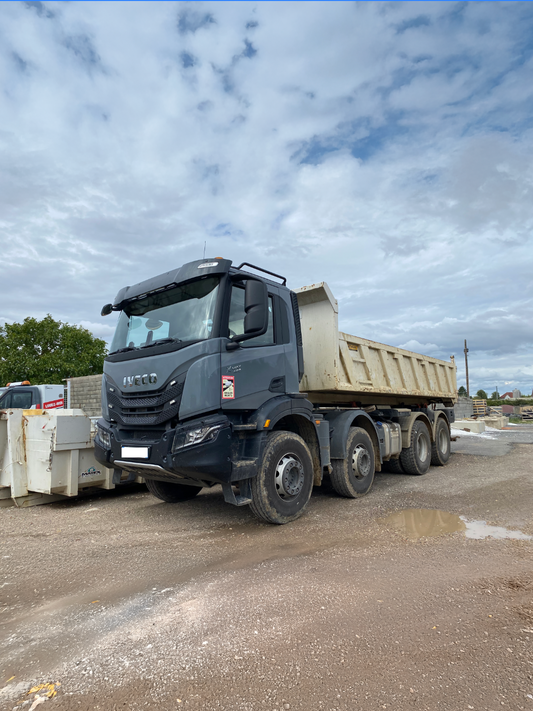 Camion 8x4 avec chauffeur